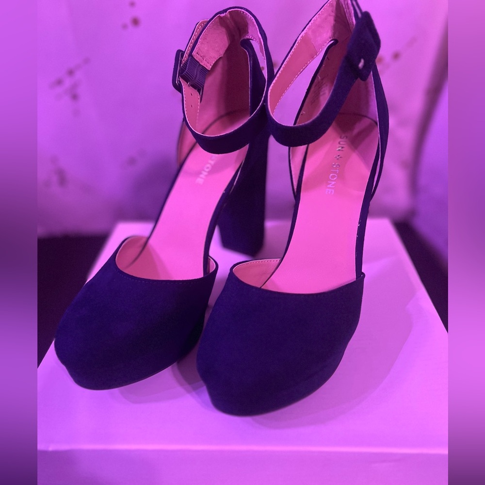Navy Heels